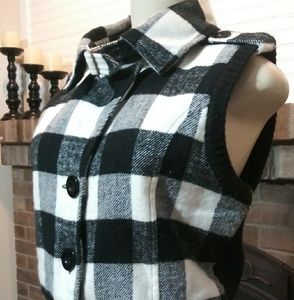 SWEATER PROJECT WOMEN  VEST SIZE LARGE